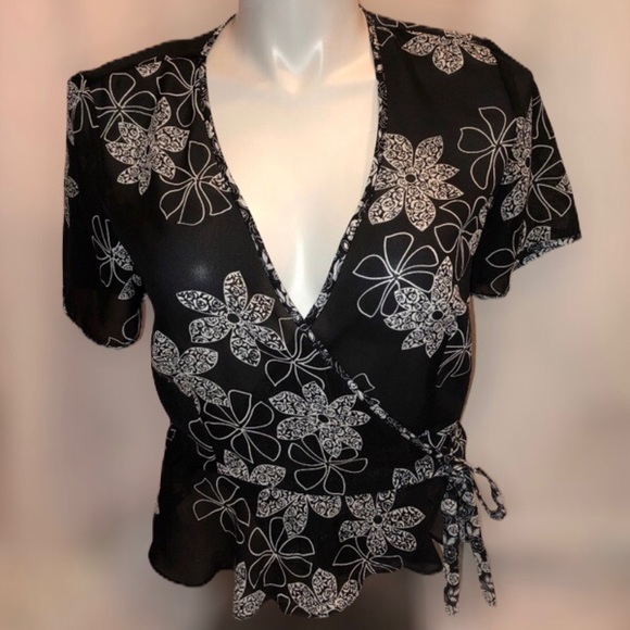 🐾Studio🐶 - Picture 1 of 3